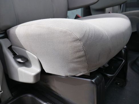 Used 2013 Ford E-250 and Econoline 250 image 36