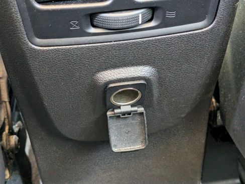 Used 2019 Ford Escape SE image 15