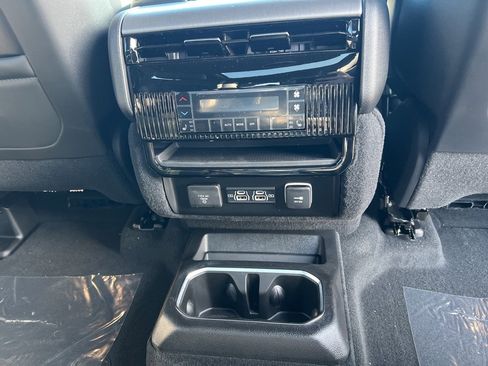 New 2026 Jeep Grand Wagoneer Limited image 14