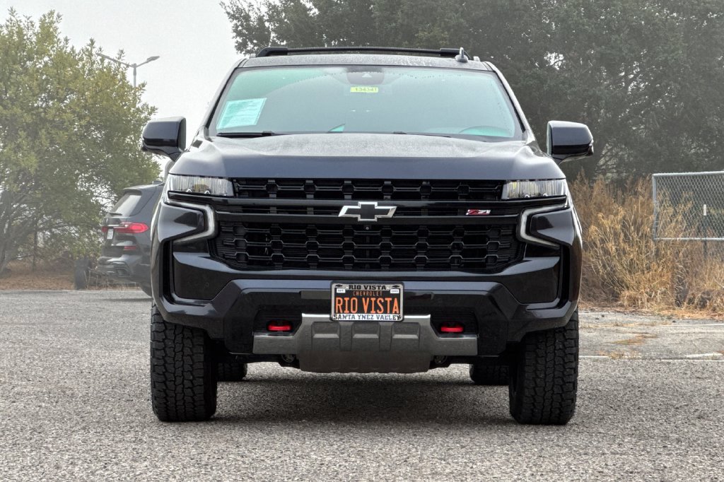 Used 2023 Chevrolet Suburban Z71 w/ Luxury Package AWD/4WD image 9
