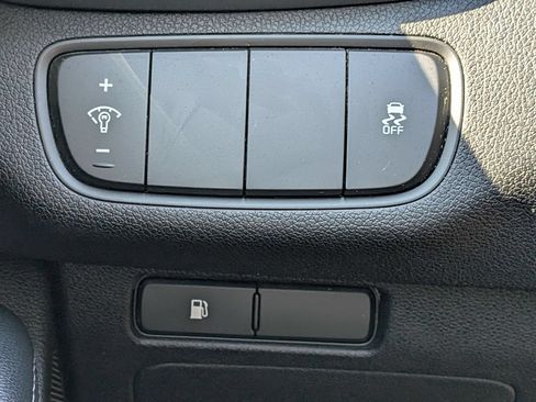 Used 2020 Kia Sorento L FWD image 17
