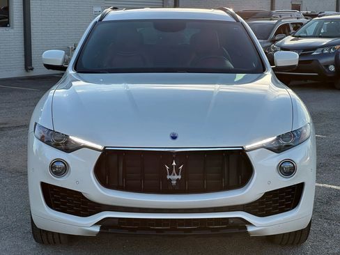 Used 2017 Maserati Levante Sport Utility 4D image 9