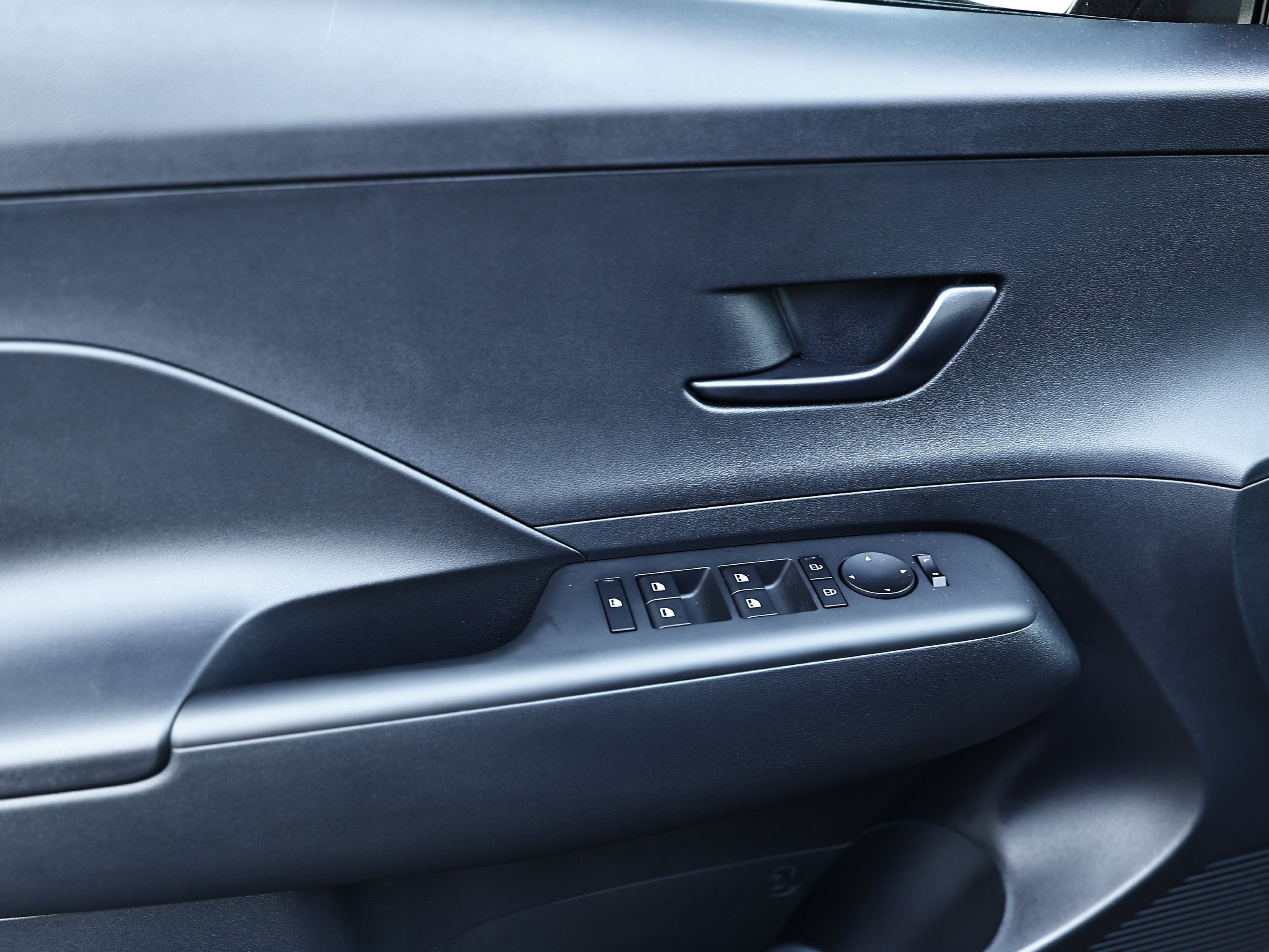 New 2027 Hyundai Kona SEL Sport FWD image 7