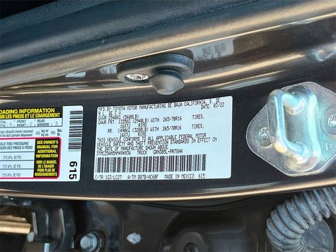 Used 2022 Toyota Tacoma TRD Off-Road image 31