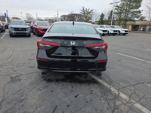 Used 2023 Honda Civic LX image 6