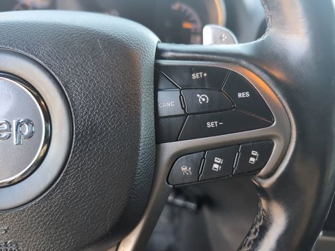 Used 2020 Jeep Grand Cherokee Limited X image 17