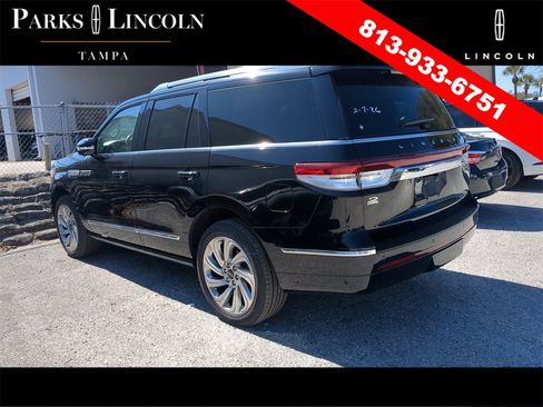 Used 2024 Lincoln Navigator Premiere image 12