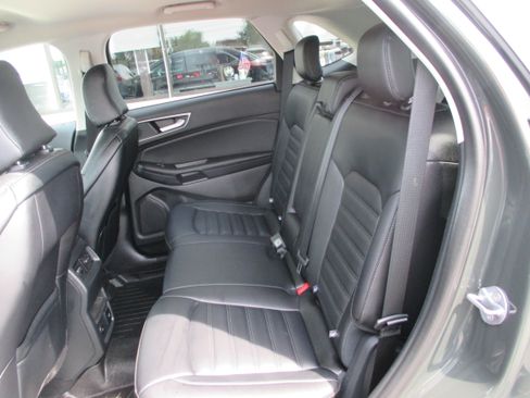 Used 2024 Ford Edge SEL w/ Convenience Package AWD/4WD image 11