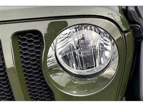 Used 2021 Jeep Wrangler Unlimited Sport AWD/4WD image 31