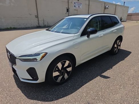 Used 2025 Volvo XC60 T8 Plus w/ Protection Package Premier AWD/4WD image 1