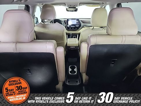 Used 2021 Toyota Highlander XLE image 13