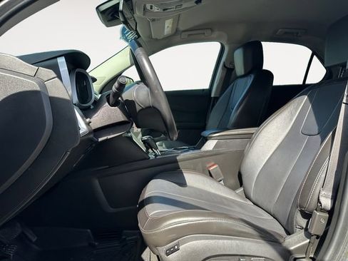 Used 2017 Chevrolet Equinox Premier w/ Enhanced Convenience Package AWD/4WD image 9