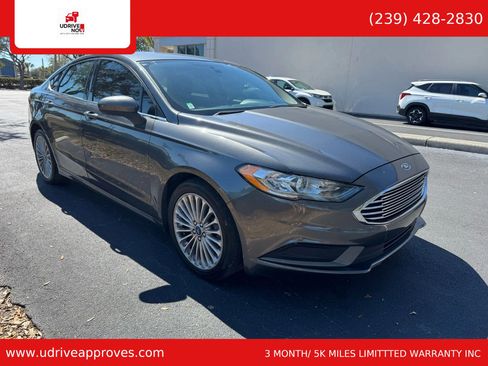 Used 2018 Ford Fusion SE w/ Fusion SE Technology Package FWD image 4