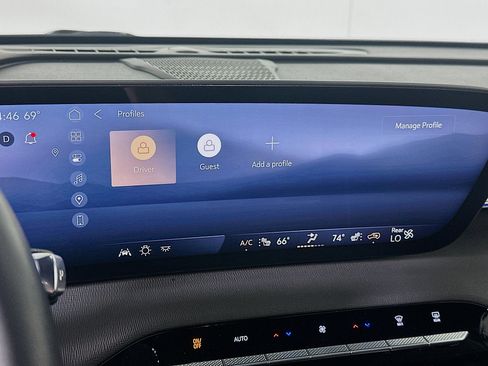 Used 2025 Buick Enclave Preferred image 21