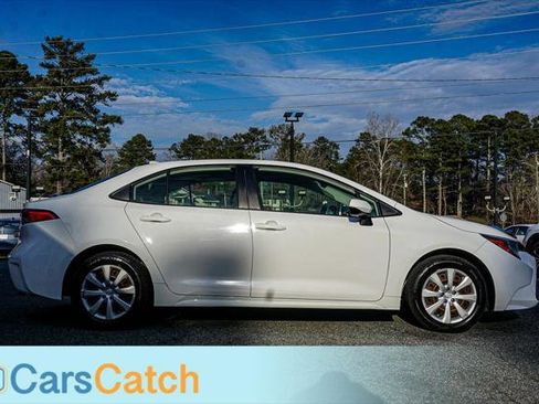 Used 2020 Toyota Corolla LE image 9