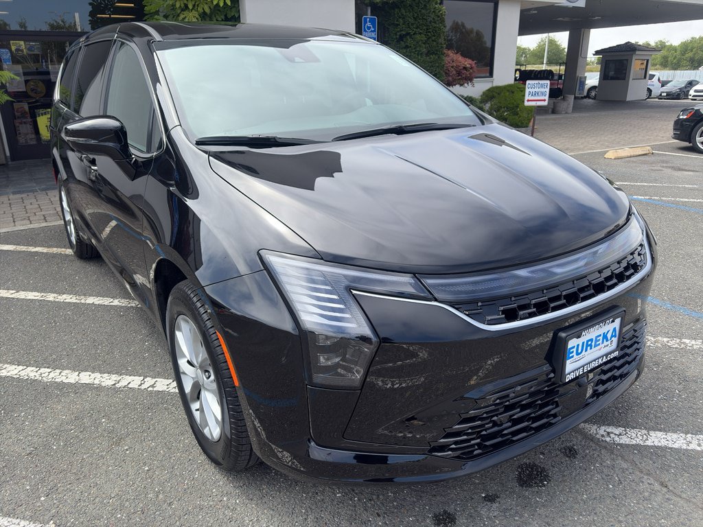 New 2027 Chrysler Pacifica Select w/ Family Tech Group AWD/4WD image 28
