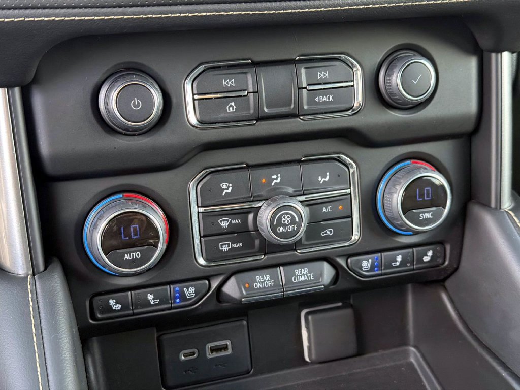 Used 2022 Chevrolet Suburban Premier AWD/4WD image 22