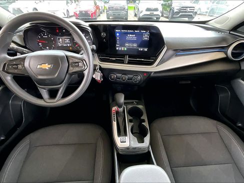 Used 2025 Chevrolet Trax LS FWD image 13