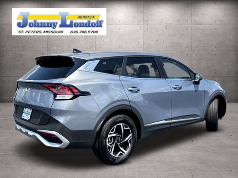 Used 2025 Kia Sportage LX FWD image 2