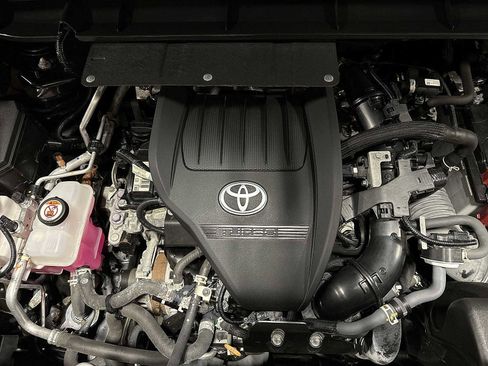 Used 2023 Toyota Highlander LE AWD/4WD image 12