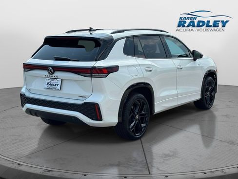 Used 2026 Volkswagen Tiguan SE R-Line AWD/4WD image 2