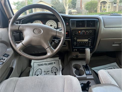 Used 2004 Toyota Tacoma PreRunner image 12