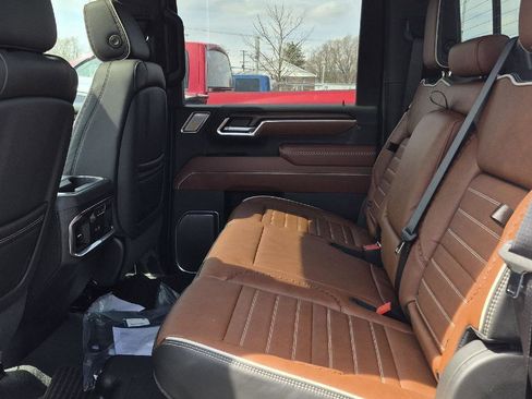 Used 2026 GMC Sierra 3500 Denali Ultimate image 7