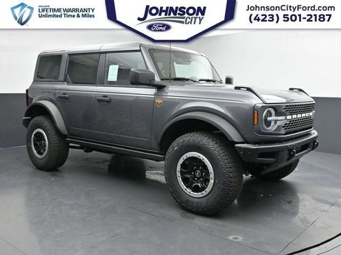 New 2025 Ford Bronco Badlands w/ Sasquatch Package AWD/4WD image 3