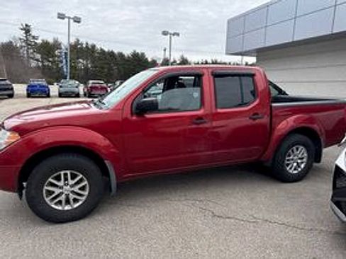 Used 2016 Nissan Frontier SV w/ SV Value Truck Package AWD/4WD image 5