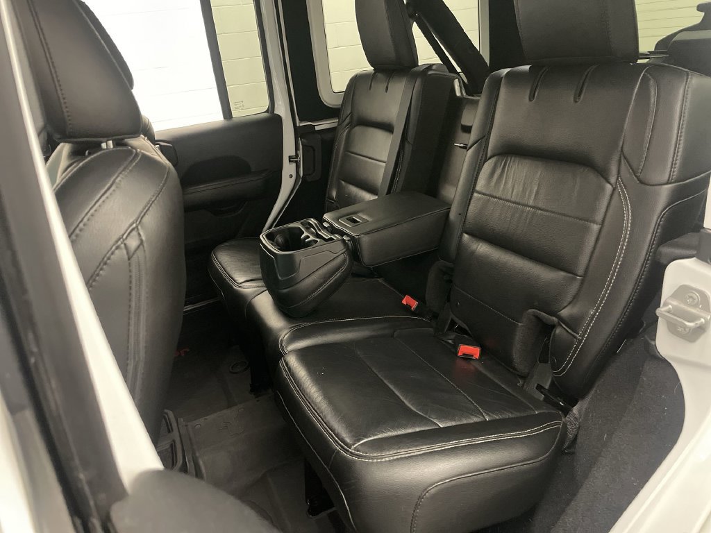 Used 2018 Jeep Wrangler Unlimited Sahara AWD/4WD image 18