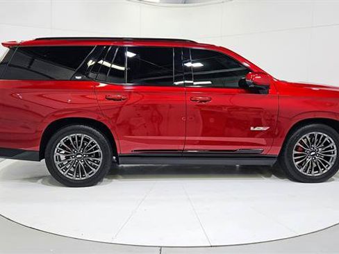 Used 2023 Cadillac Escalade V AWD/4WD image 9