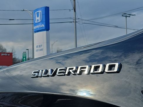 Used 2023 Chevrolet Silverado 1500 LT image 32