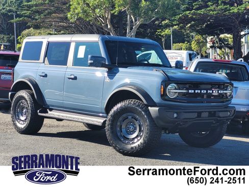 New 2025 Ford Bronco Outer Banks w/ Sasquatch Package image 1