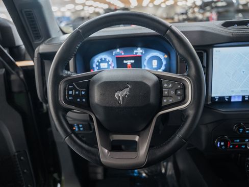 Used 2025 Ford Bronco Badlands image 35