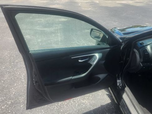 Used 2015 Nissan Altima 2.5 S FWD image 10