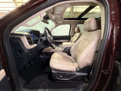 Used 2024 Ford Expedition Max Limited image 18