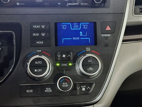 Used 2019 Toyota Sienna XLE image 24