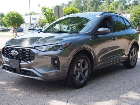 Certified 2023 Ford Escape ST-Line Select w/ Tech Pack #1 AWD/4WD image 3