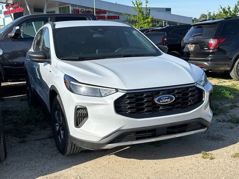 Used 2025 Ford Escape ST-Line FWD image 2