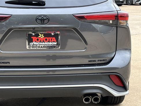 Used 2025 Toyota Highlander XSE AWD/4WD image 6