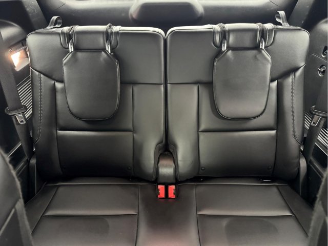 Used 2024 Ford Explorer XLT w/ Equipment Group 202A AWD/4WD image 14