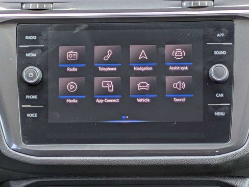 Used 2023 Volkswagen Tiguan SE FWD image 18