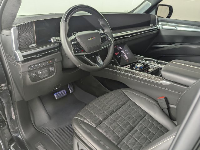 Used 2026 Cadillac Escalade V w/ LPO, ONYX Package AWD/4WD image 11