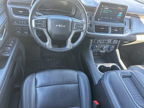 Used 2023 Chevrolet Suburban Z71 w/ Luxury Package image 28