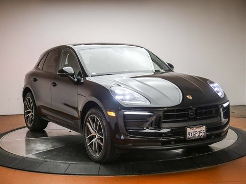 Certified 2026 Porsche Macan AWD/4WD image 4