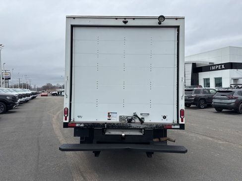 Used 2024 Chevrolet Express 3500 w/ Power Convenience Package RWD image 4
