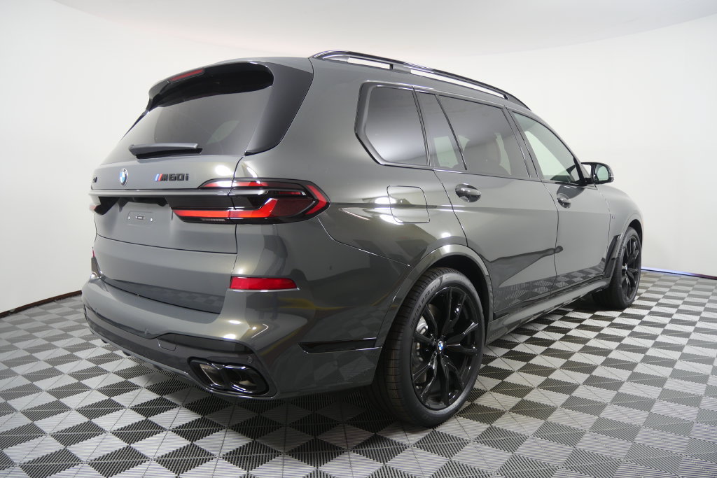Used 2027 BMW X7 M60i AWD/4WD image 4