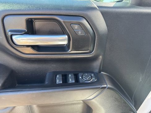 Used 2022 Chevrolet Silverado 1500 Custom image 10