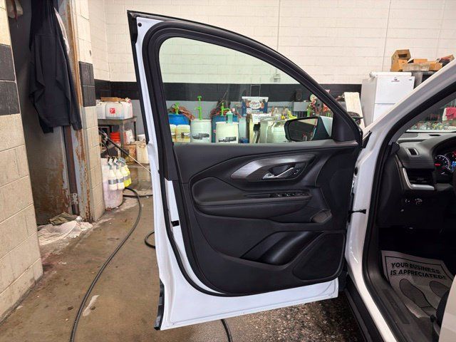 Used 2023 GMC Terrain SLE FWD image 12