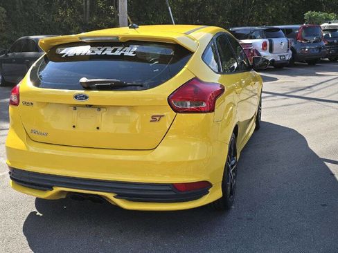 Used 2017 Ford Focus ST image 6